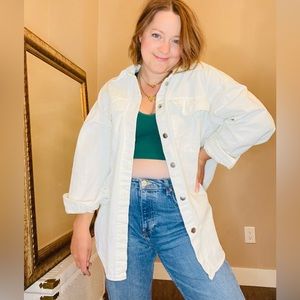 Oversized White Denim Jacket

Size: Small

Brand: H&M

Color: White